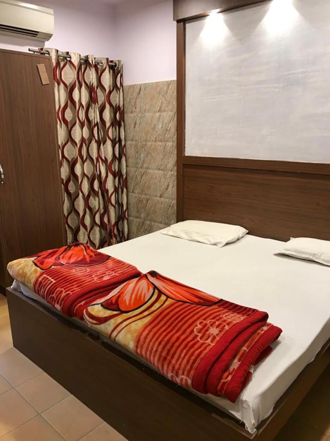 Hotel Natraj Bulandshahr Екстер'єр фото