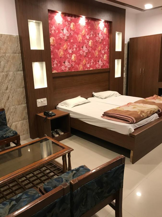 Hotel Natraj Bulandshahr Екстер'єр фото