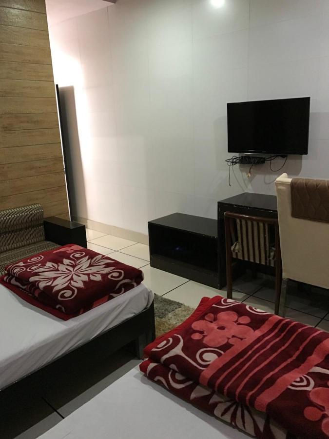 Hotel Natraj Bulandshahr Екстер'єр фото