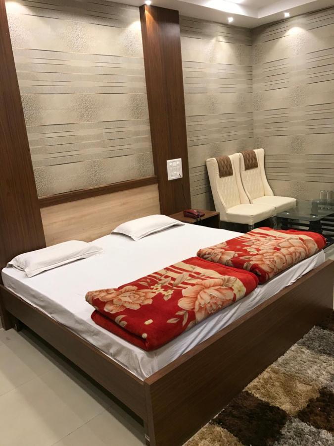 Hotel Natraj Bulandshahr Екстер'єр фото