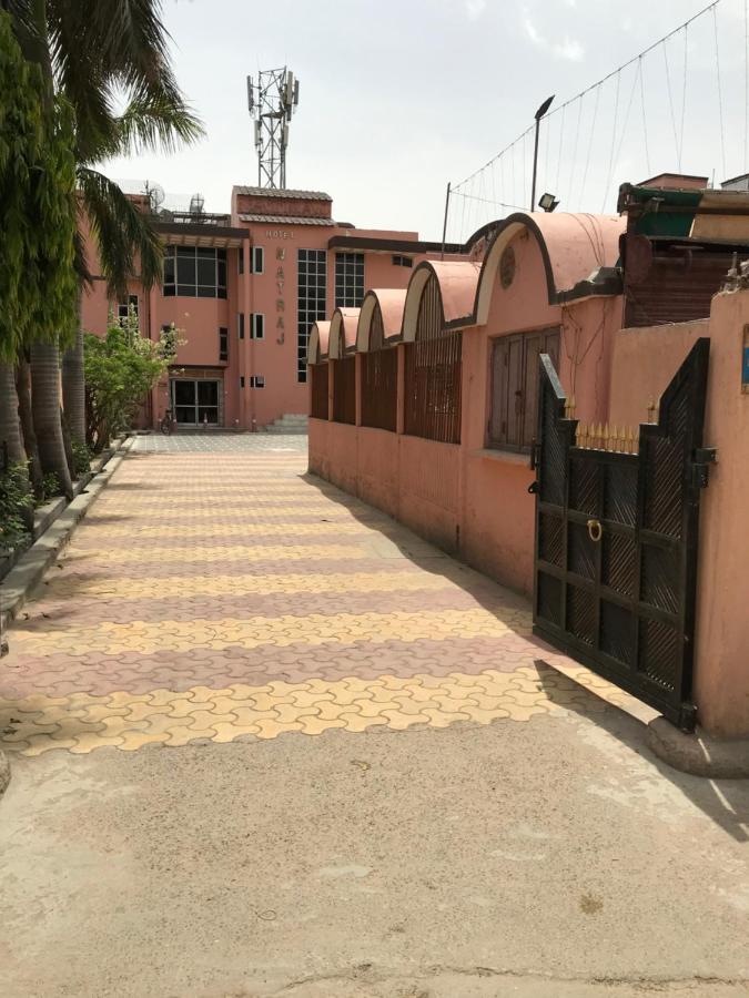 Hotel Natraj Bulandshahr Екстер'єр фото